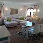 וילה Belucra,10p,seaview,jacuzzi,pool