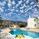 Belucra,10p,seaview,jacuzzi,pool קלפה
