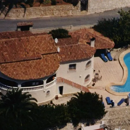 Belucra,10p,seaview,jacuzzi,pool וילה *