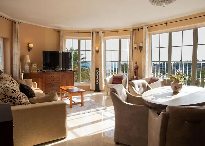 Villa Belucra,10p,seaview,jacuzzi,pool