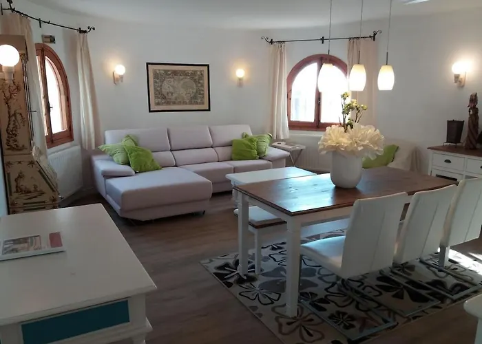 Villa Belucra,10p,seaview,jacuzzi,pool