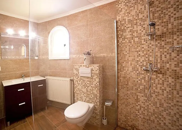 Villa Belucra,10p,seaview,jacuzzi,pool